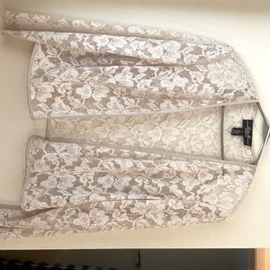 Exquisite lace jacket with sequins